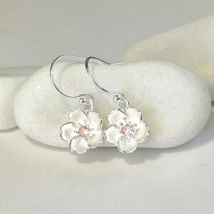 Sterling silver flower dangle earrings with pink CZ 🆕